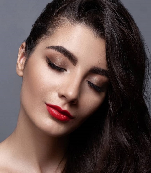 براشینگ و کرلی مو در خانه | آموزش + خدمات حرفه‌ای کلون